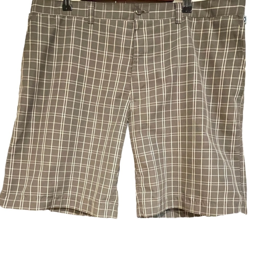🔥⛳️PGA Tour gray/white check performance shorts size 38. Awesome fit & comfort